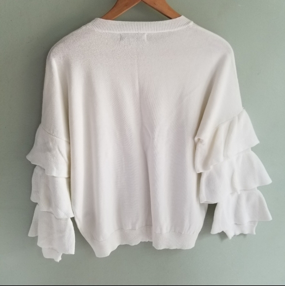 John and Jenn frill sleeve top - Picture 10 of 13